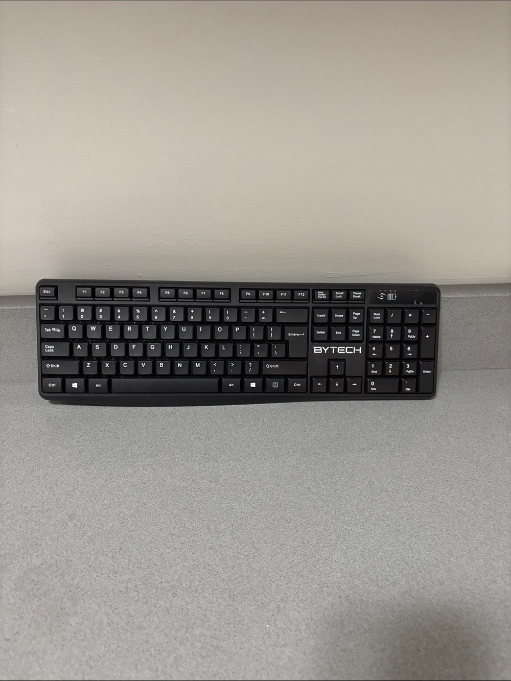 Black Full-Size wireless Keyboard